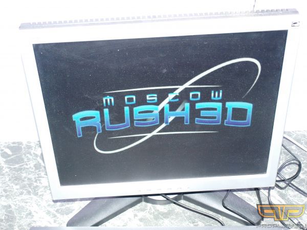 Логотип клуба Rush 3D на мониторе Rush 3D