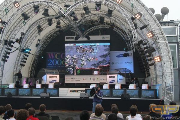 Вот она - мечта геймеров: сыграть на сцене на финале WCG.